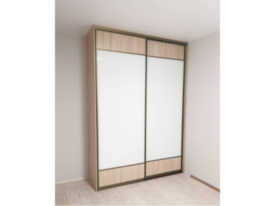 shkaf-kupe-s-lakobelem-na-zakaz-ot-proizvoditelya-450-foto-1