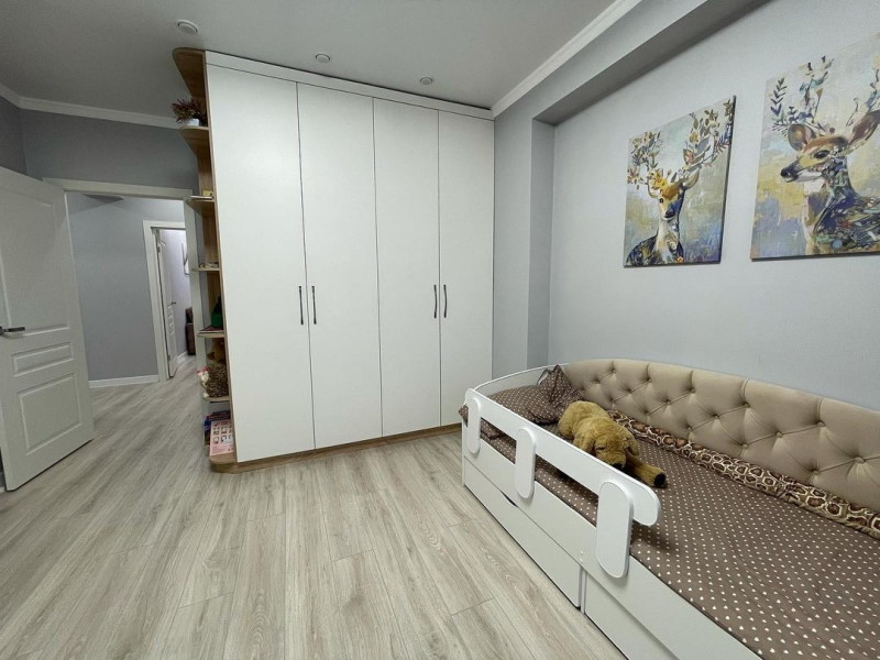 shkaf-raspashnoj-v-spalnyu-na-zakaz-ot-proizvoditelya-416-foto-1 shkaf-raspashnoj-v-spalnyu-na-zakaz-ot-proizvoditelya-416-foto-1